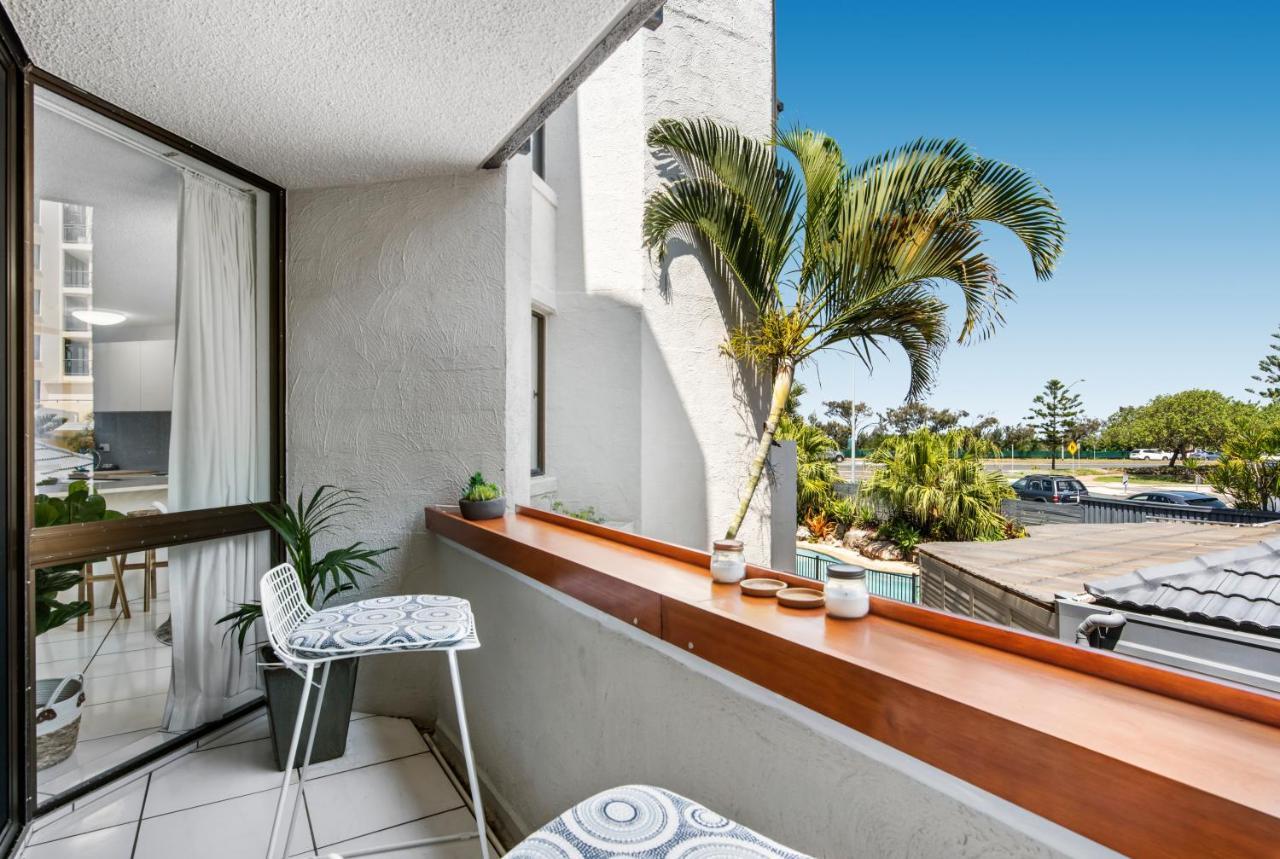 Mylos Holiday Apartments Alexandra Headland Exterior photo