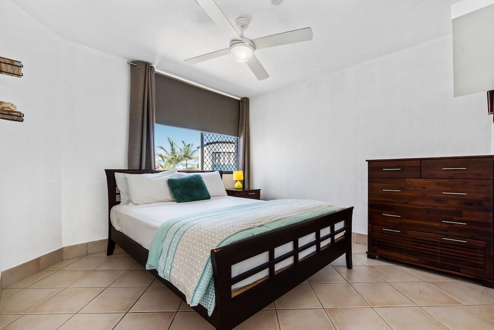 Mylos Holiday Apartments Alexandra Headland Exterior photo