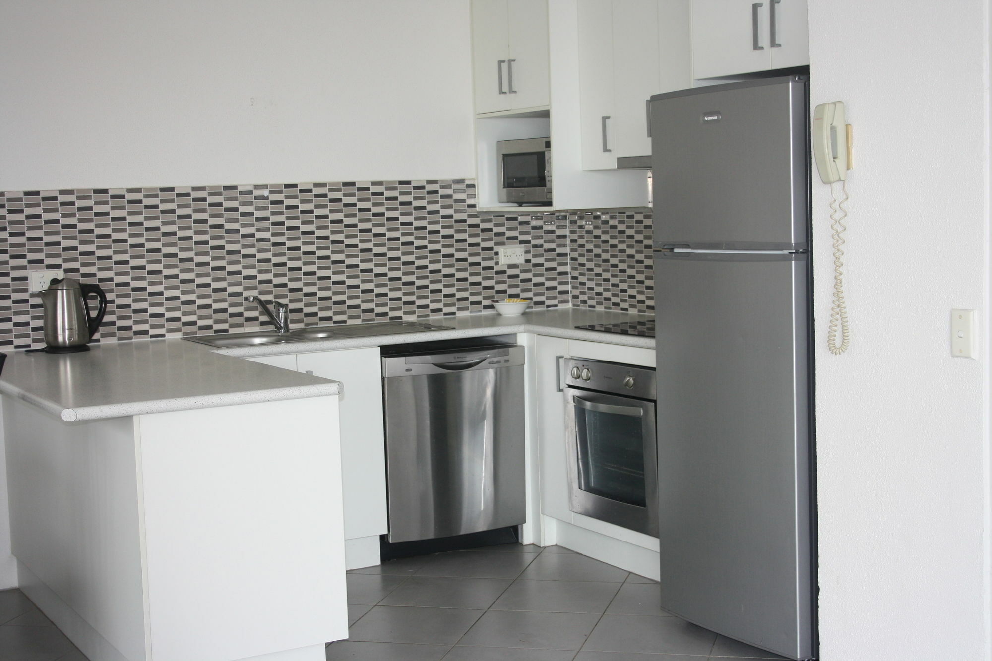 Mylos Holiday Apartments Alexandra Headland Exterior photo
